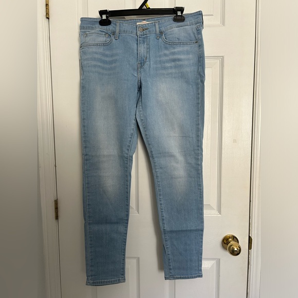 Light Wash 711 Skinny Levi’s Jeans - Picture 1 of 4